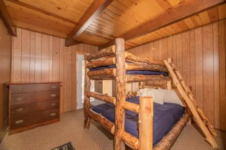 40289 Lakeview Home