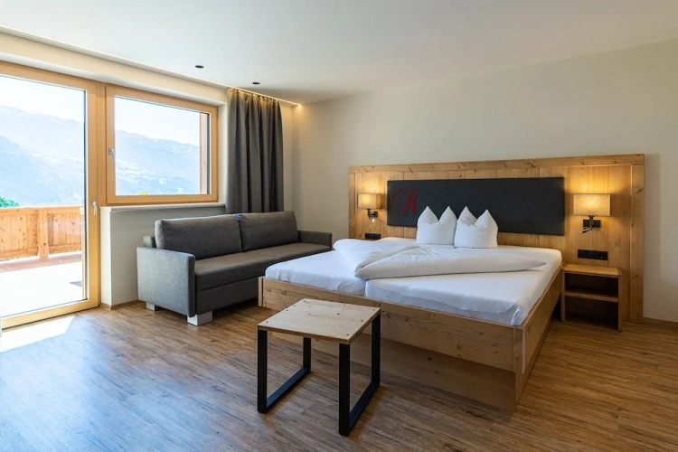 Deluxe Double room with balcony