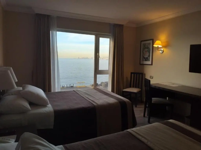 Standard Twin room with sea view