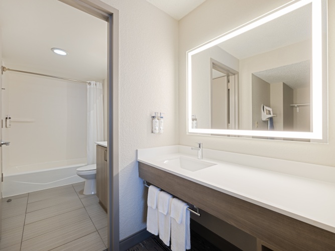Holiday Inn Express & Suites Ft. Lauderdale-Plantation photo 10
