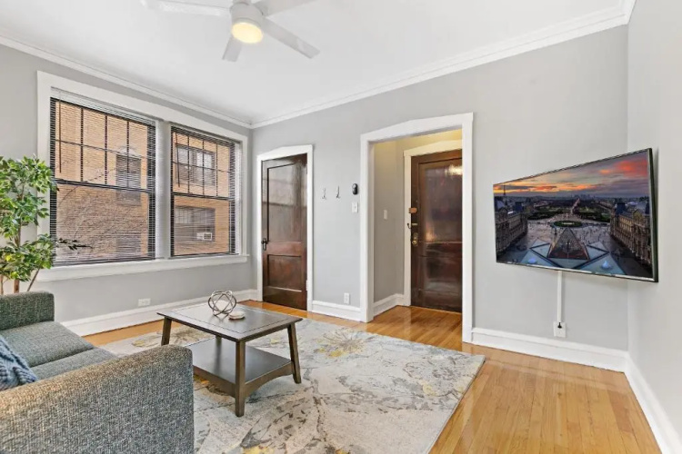 Bright Spacious Apt, Comfy King Bed, 5 Location
