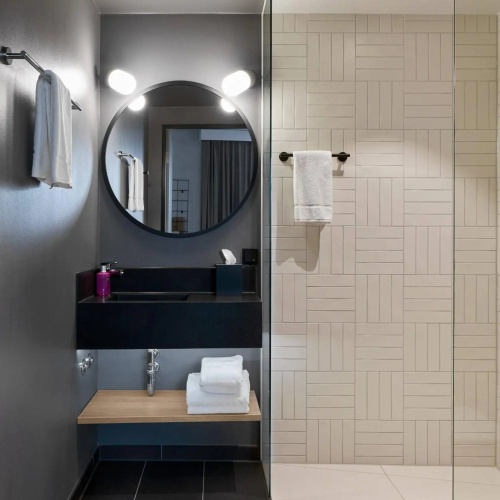 Moxy Cologne Bonn Airport photo 10