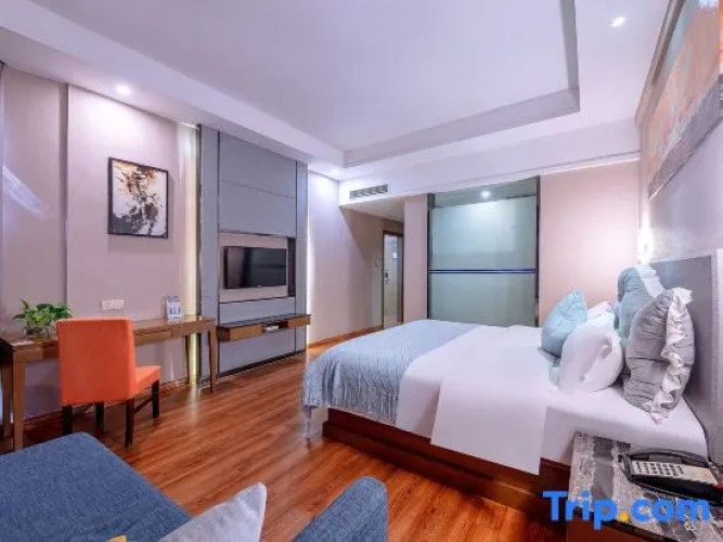 Quadruple Family Suite