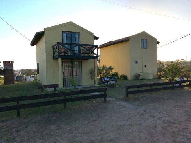 2 Bedrooms Cottage
