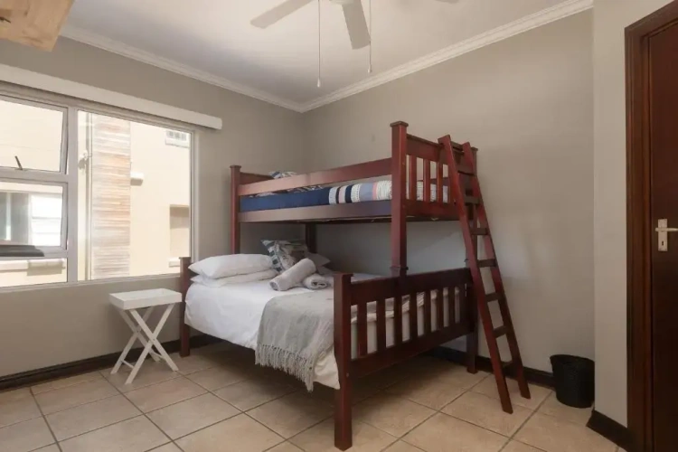 3 Bedrooms Apartment