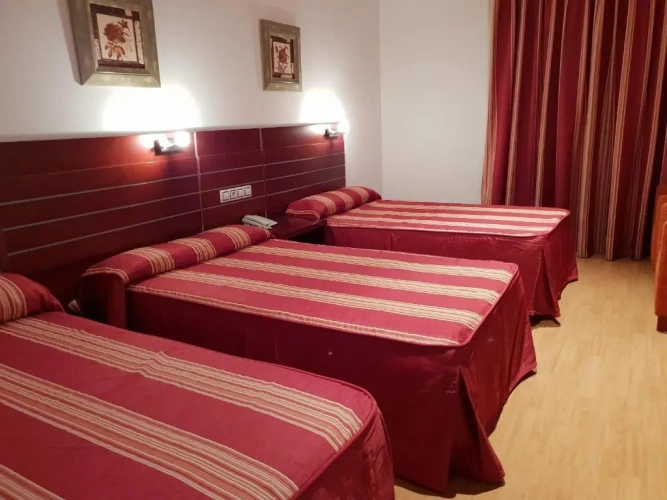 Triple room