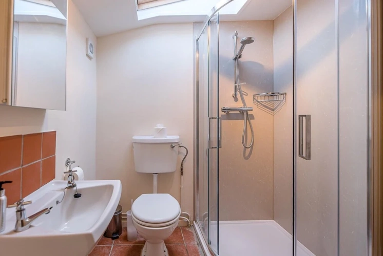 3 Bedrooms Cottage