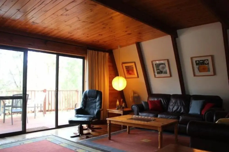 Green Leaves Cabin