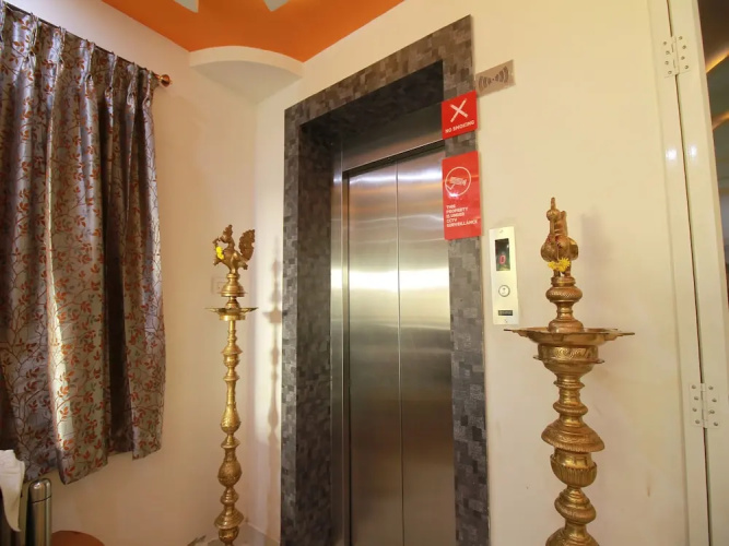 OYO 10835 Hotel Sri Sant