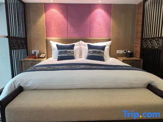 Deluxe Double Duplex Suite