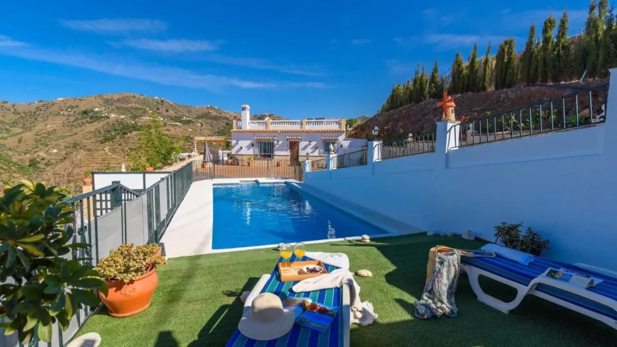 Villa José Andrés Torrox by Ruralidays