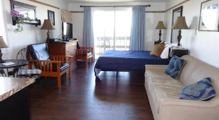 Jonathan's Hotel