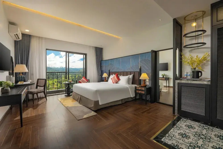 DeLaMont Sapa Hotel