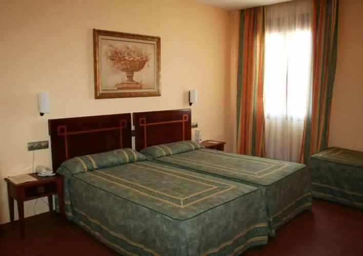 Standard Triple room