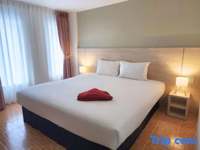Superior room with balcony and with city view
