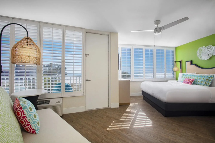 Bellwether Beach Resort St. Pete