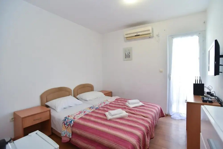Studio With Balcony 4 min to Beach in Budva