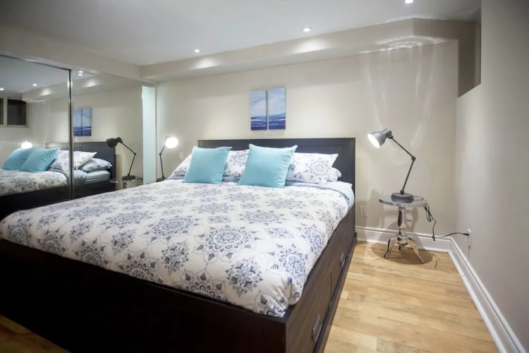 Stunning 1BR Basement Apt - King Size