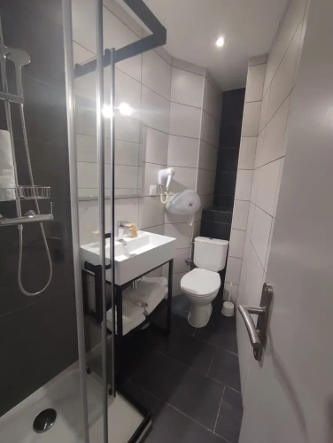 Economy Double Basement room