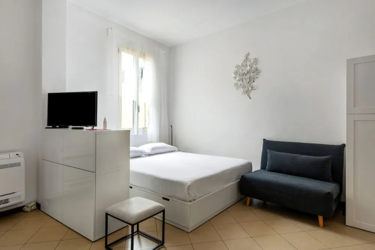 White Leaves Studio by Wonderful Italy