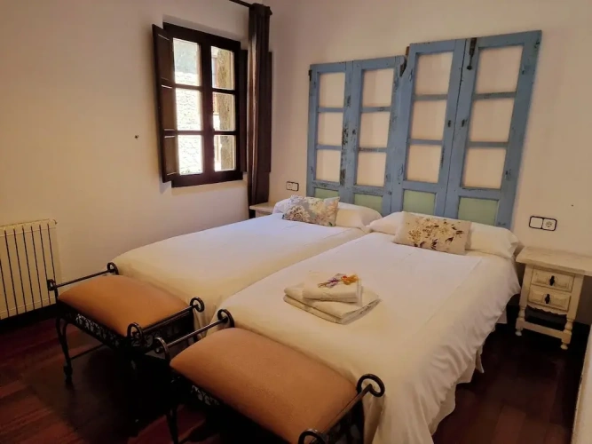 2 Bedrooms Classic Apartment with mountain view