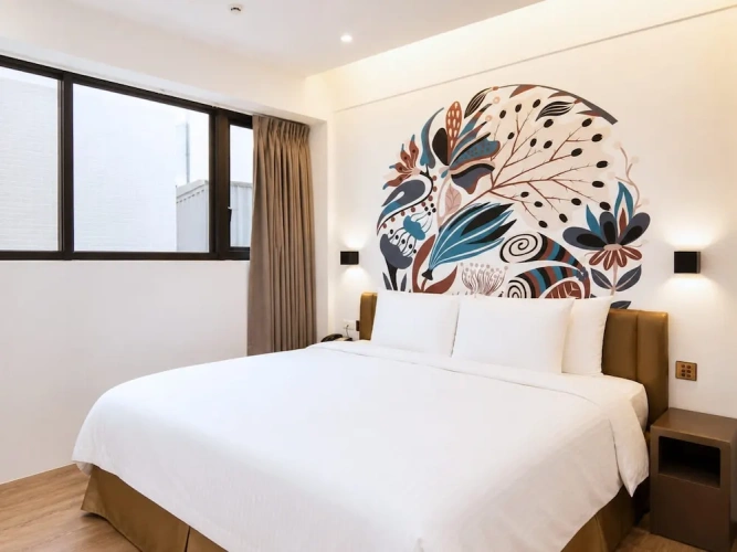 Deluxe Double room with city view