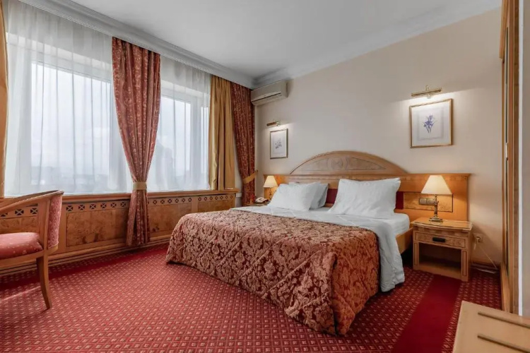 Natsionalny Hotel