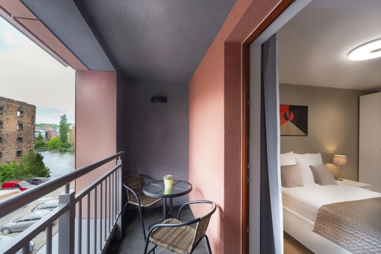 Waterlane Island Old Town by Renters