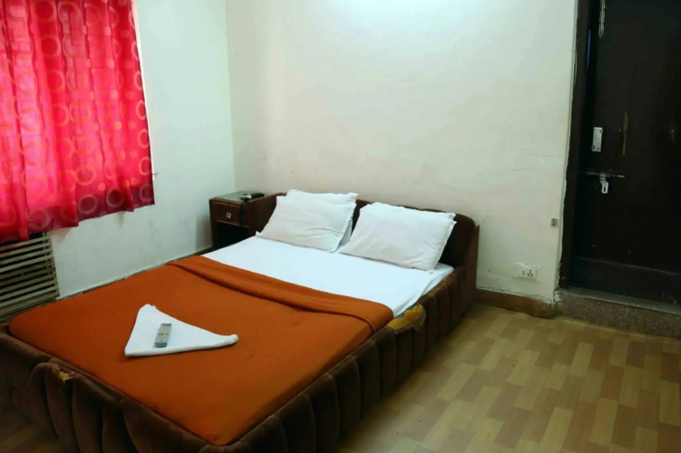 Kishish Kunj Hotel