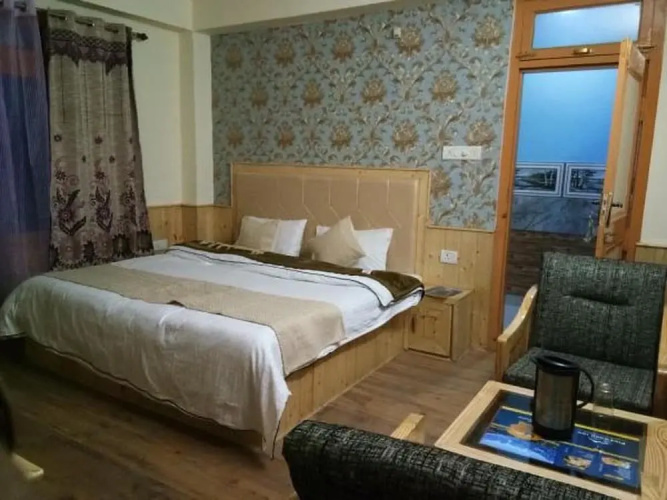 Pinewood Inn Kasol