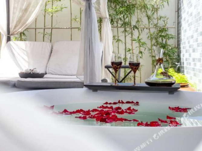 Yulin Dream Garden Courtyard Hotel