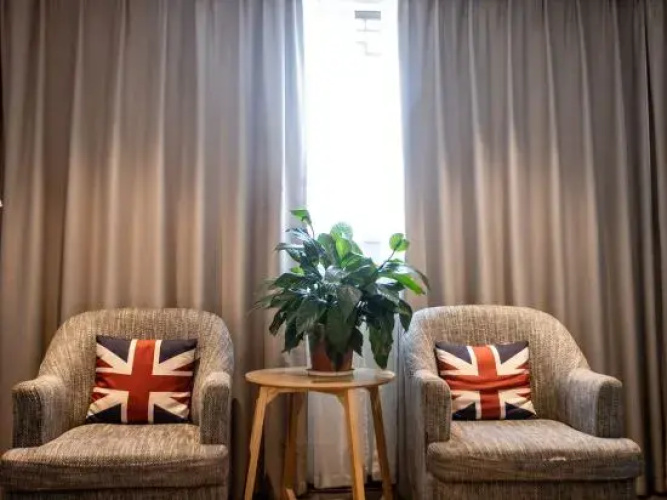 Lingxiu Hotel