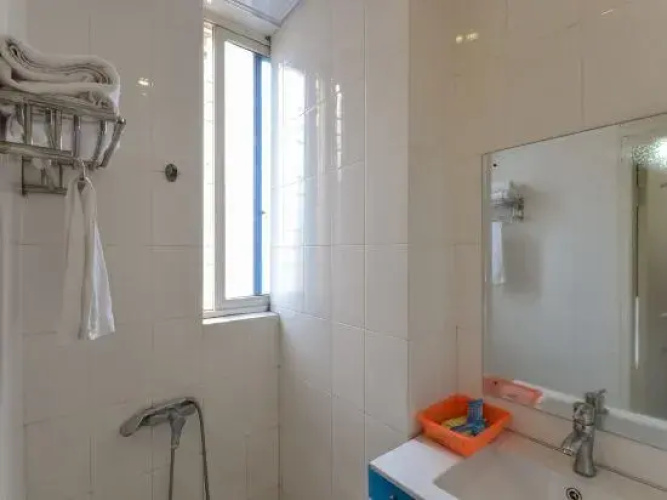 Taizhou Xianren Residence Hotel