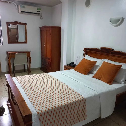1 Bedroom Economy Double room with city view