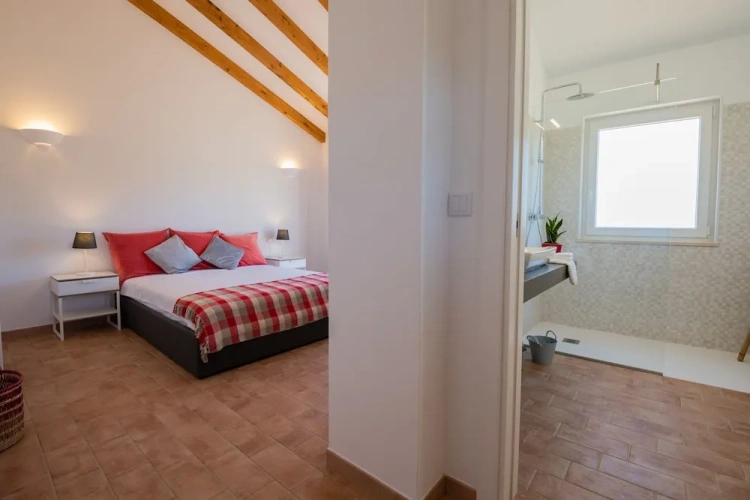 Deluxe room with pool view