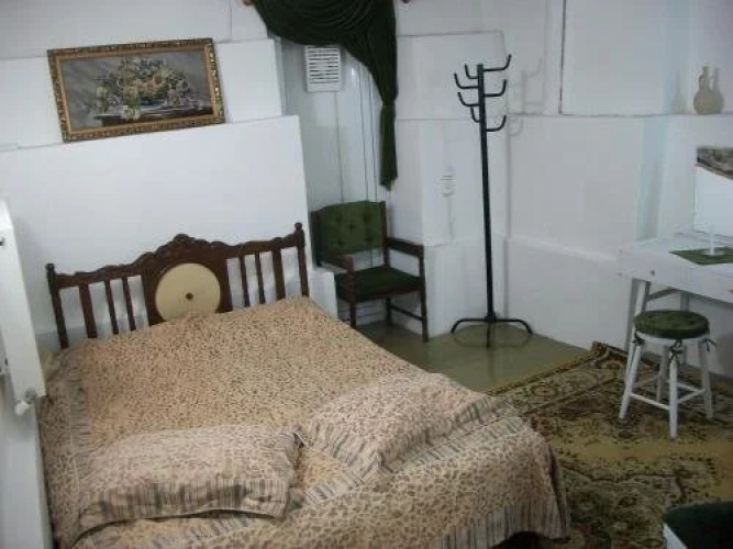 Guest House White Rooms