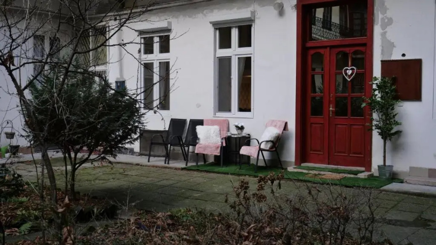 Bpr Stylish Mosaic Home With Terrace