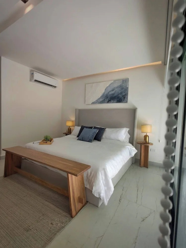 Super Cute Flat on 5th Ave in PdC Steps From Beach