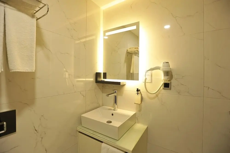 Economy room