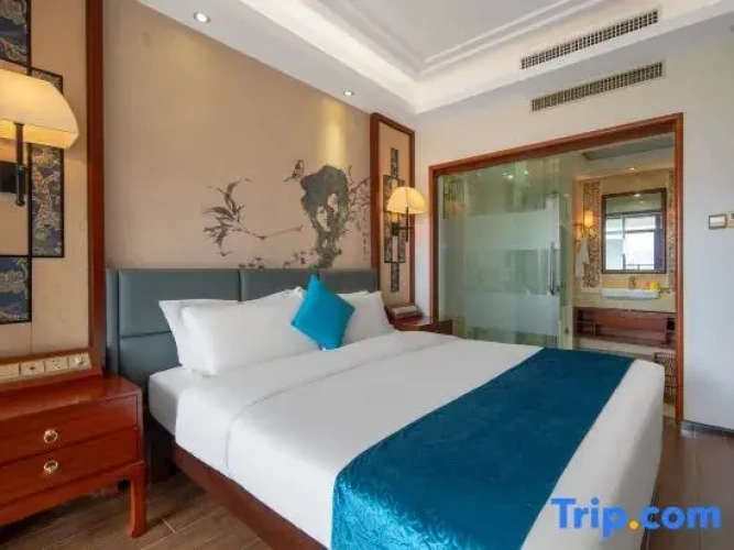 Family Suite with balcony