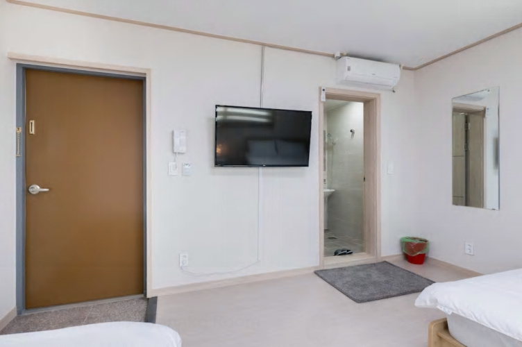Standard Triple room