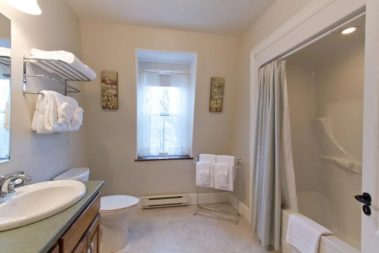 Rayski Guest House