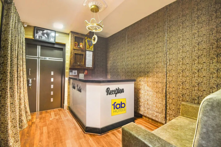 FabHotel Golden Suites