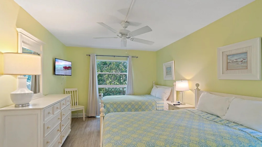 Pura Vida Two 2 Bedroom Condo by RedAwning