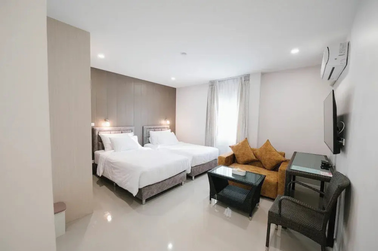 Eng Fah Luang Hotel