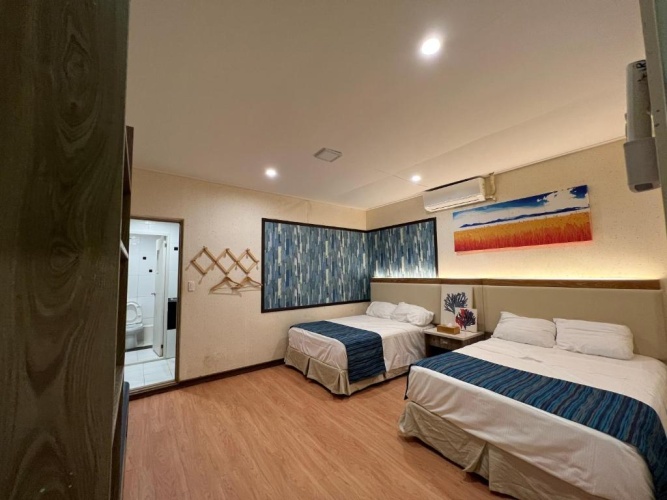 Standard Triple room