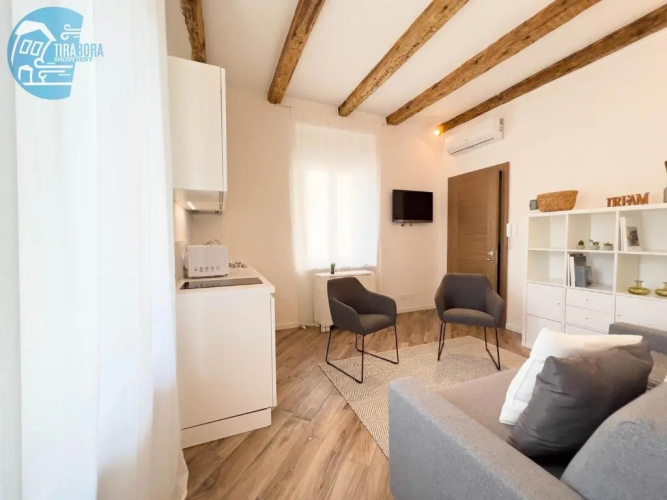 Basovizza 3 Alessandro Tirabora Short Rent