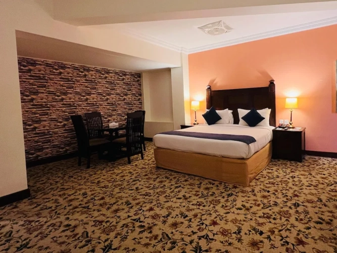 Deluxe Suite