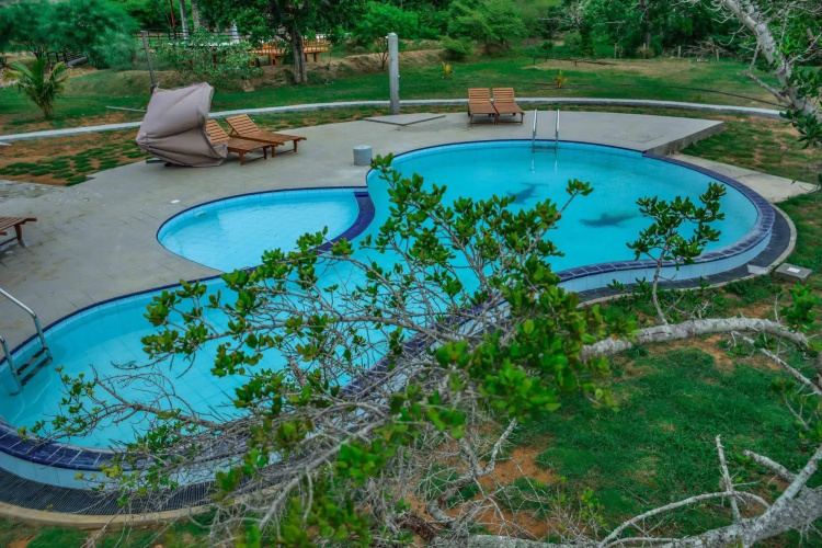 Lake Villa Resort