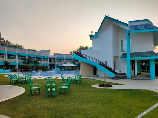 Azzaro Resort & Spa